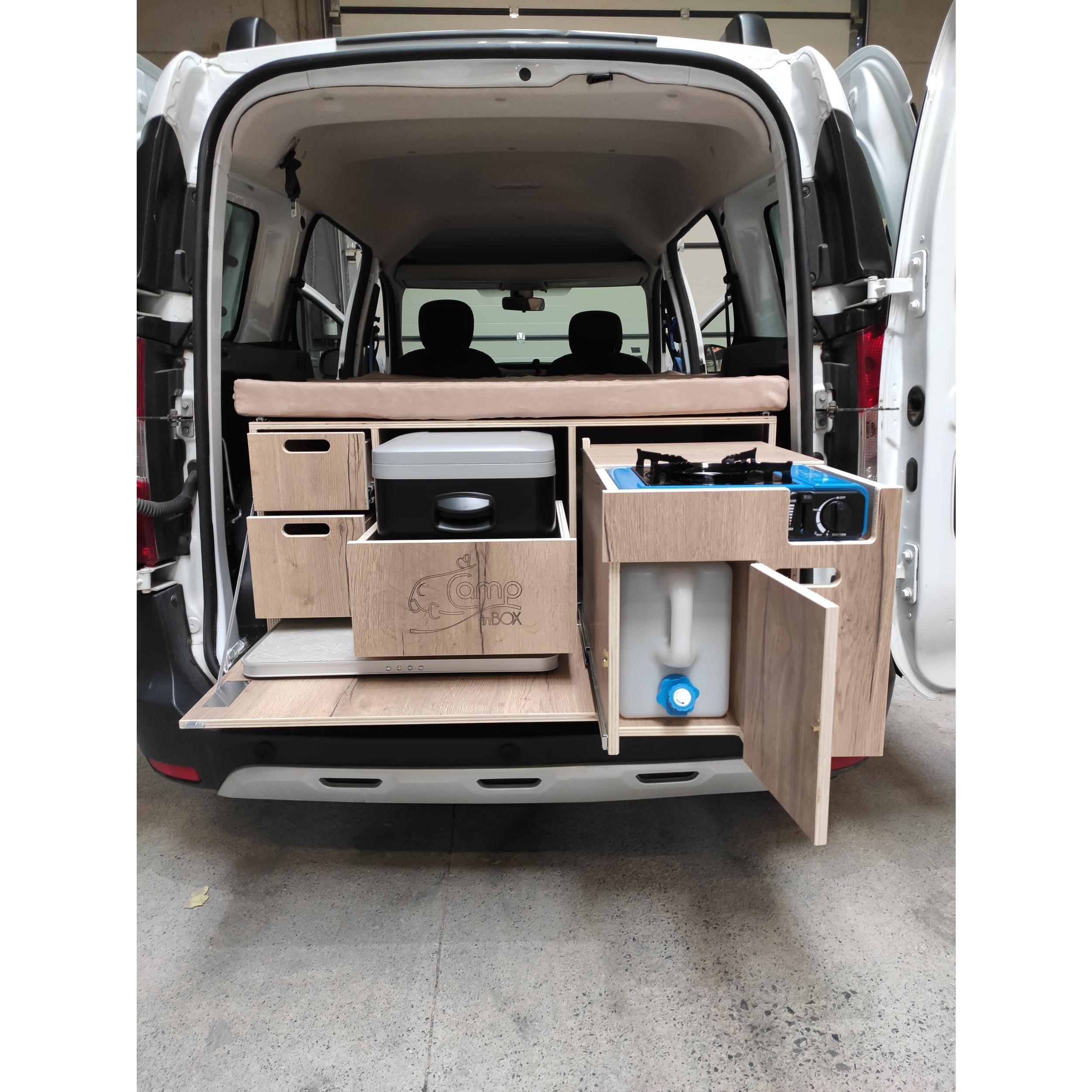 Male arrière Aventure Van