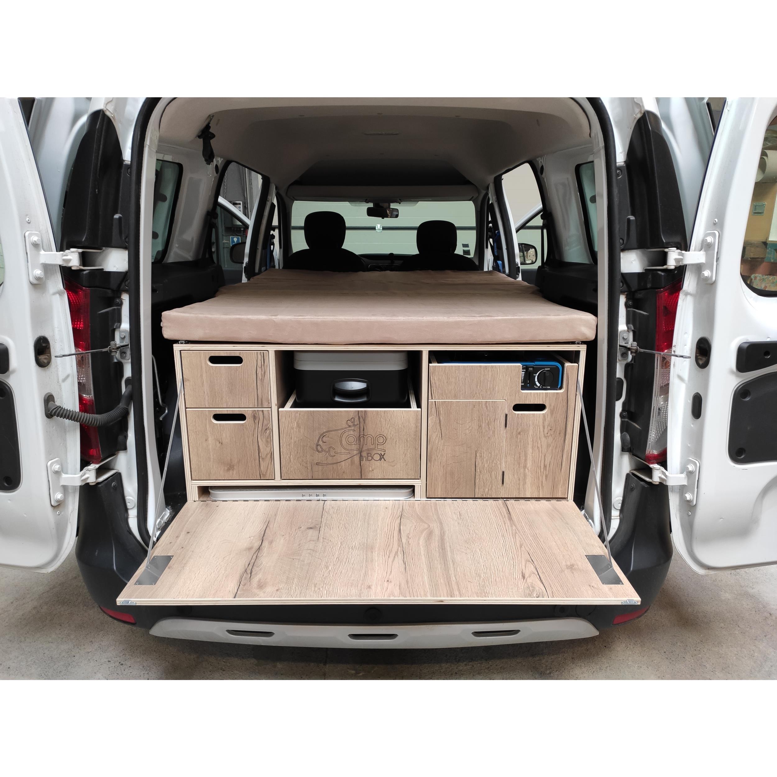Male arrière Aventure Van