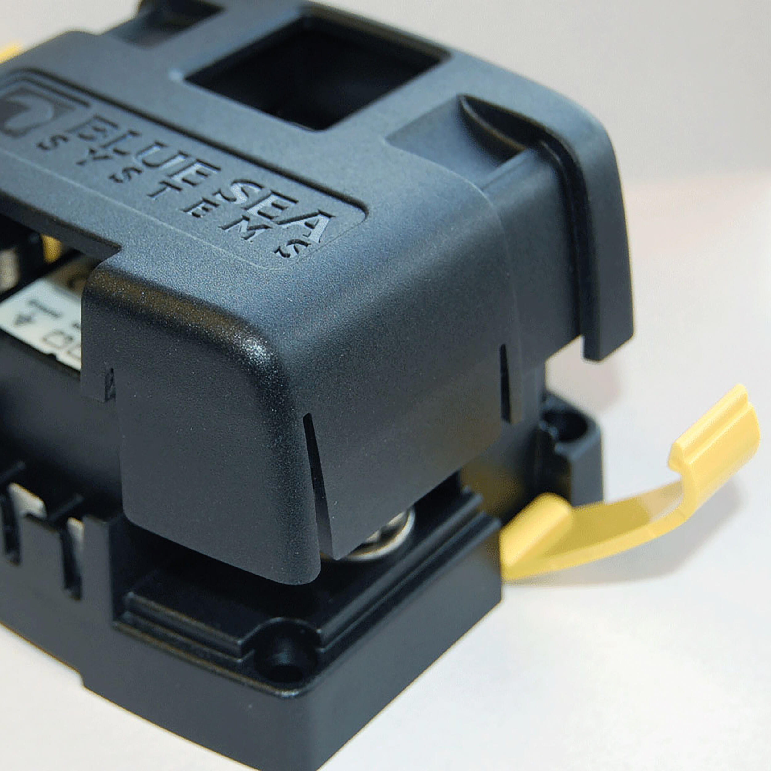 Relais de charge automatique